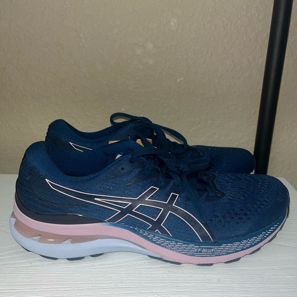 ASICS Gel Kayano 28 - Picture 5 of 8